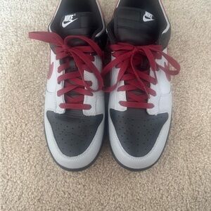 Nike Men's Black and Red Sneakers